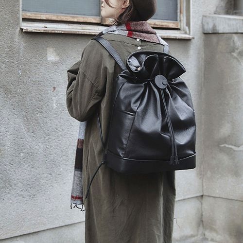 ｗａｊｉ
SOI 洗える牛革巾着リュック