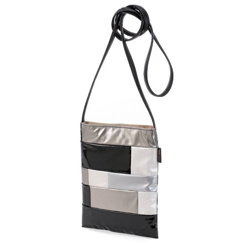 2999935 ｾﾘｰﾅﾊﾟ



茉莉コレクション
セリーナパッチポシェット