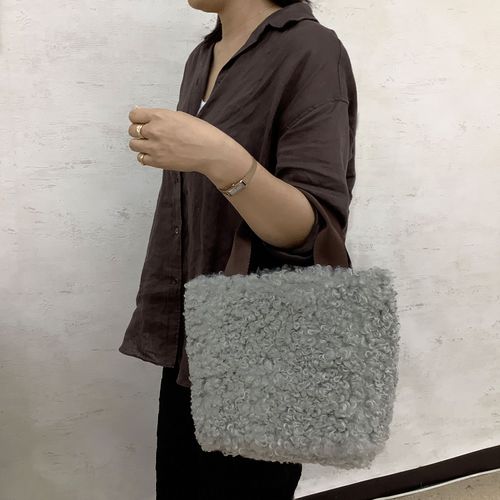 4573312310021







アンビリオン
cachecache フェイクファー×チェック柄リバーシブルトートバッグ