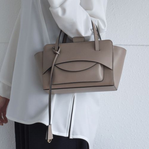 大磯産業
HIDESINS フラップS 2WAYミニトートバッグ