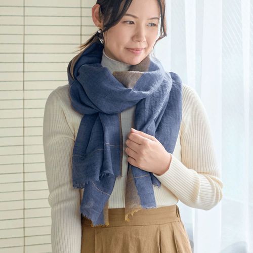 志成販売
ヘリンボーン織りのウールストール