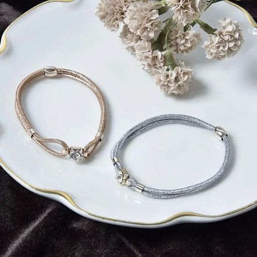 4573608916203







フラワーリング
静電気軽減ヘアブレス ビジュー付き