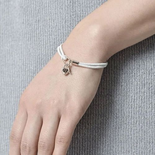 4573608916272







フラワーリング
静電気軽減ヘアブレスレット ハートキー