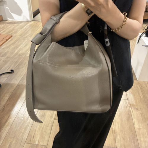 4573312319864







アンビリオン
cachecache バックルディテールワンショルダー