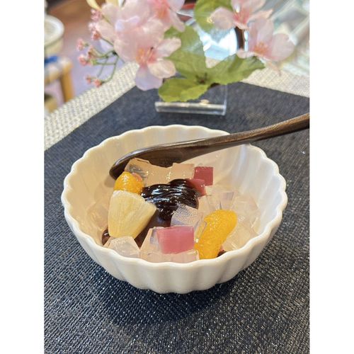 4994340109065



ﾜｶﾔﾏ



丸井スズキ
和菓子屋のあんみつ（黒糖）袋入り1食