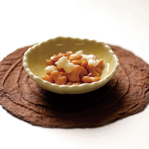 4985006000765



65G X 3ｹﾀﾊﾞ



初穂製菓
ミニ姿あられ「まつたけ」 スタンドパック