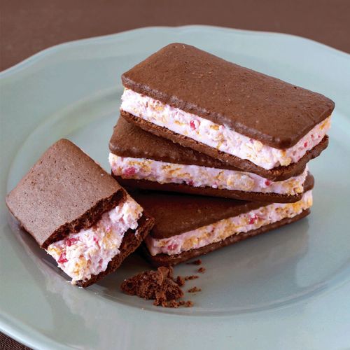 4945409007426



風美庵
博多BeFactry あまおうショコラサンドクッキー10個入×20箱