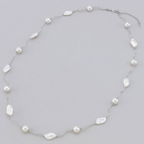 伸美
パールロングネックレス