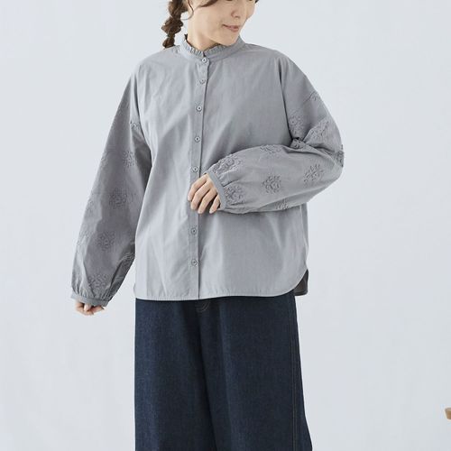 ノンノ
cloudnine ノンノ 襟フリル付き刺繍入りブラウス