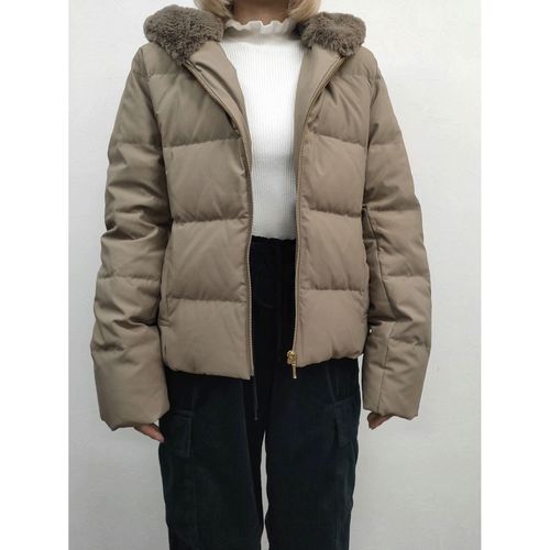 リブ
マーブルワルツ フードフェイクファーダウンジャケット