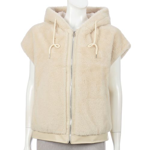 チャーミング
フェイクファーフディーベスト