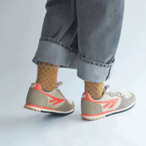 4523118928746







ムーンスター
HI－TEC TR001 SILVER SHADOW 40