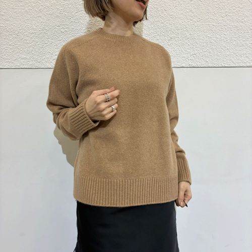 オルガ
EMMACULATE クルーネックプルオーバー