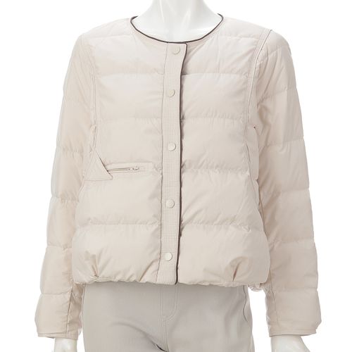 マキレディ
ノーカラーダウンジャケット