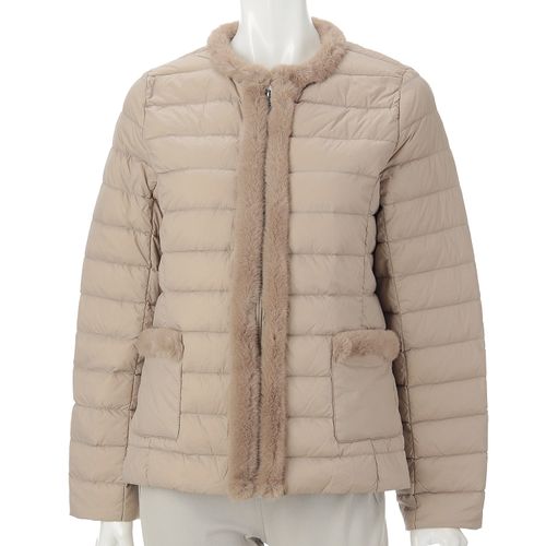 玉一商店
フェイクファー付き軽量ダウンジャケット