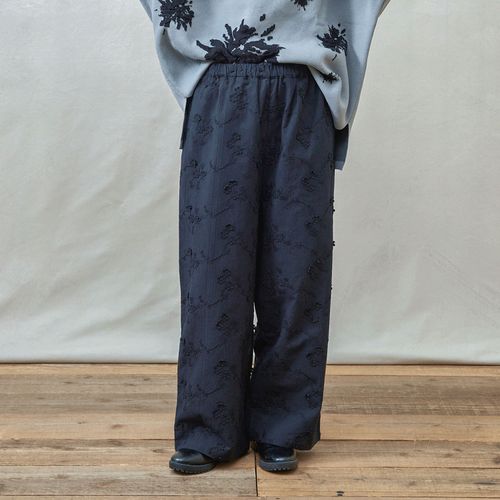 カプリ
teMite 立体刺繍ワイドパンツ
