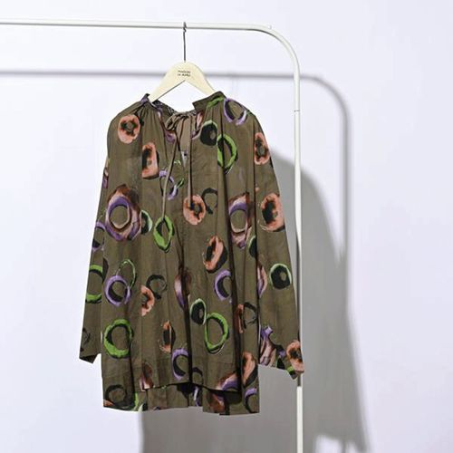 あむう
akane サークルプリントドロストブラウス