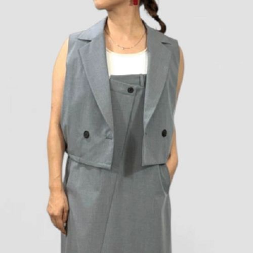 ブルーベル
QTUMU クロップドスリーブレスジャケット