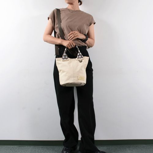 4582652132415







Ｍ’ｓ　ｄｅｓｉｇｎ
MACARONIC STYLE キャンバスドットハンドル2WAYバッグ