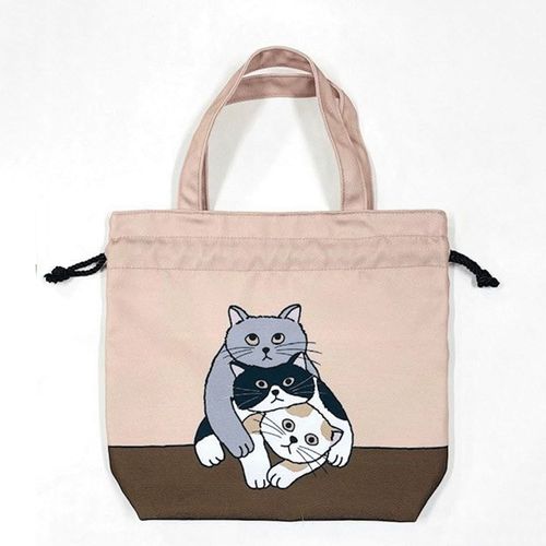 4526741390171



39017



プリンスコレクション
タルティーヌ 巾着トートバッグ 3匹ねこ（ピンク）