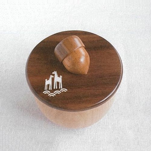 L542



夢工房
どんぐりの蓋 午