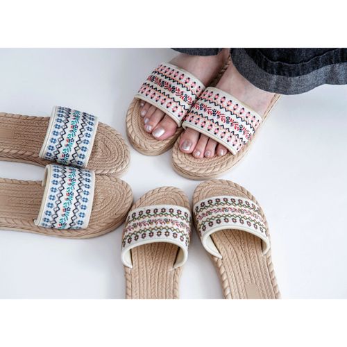 4995394414808







ビスク
フラワーテープ スリッパ