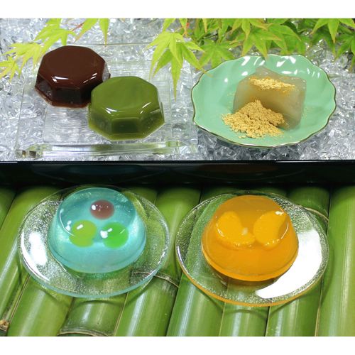 4903664102515







和晃
京伏見菓匠 和晃水景色 9個入