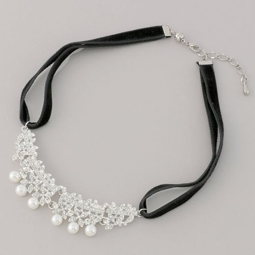 ジェノバ
ベロアショートネックレス