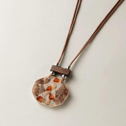 4582640636093







東京かんかん
レジンシェルモザイクネックレス