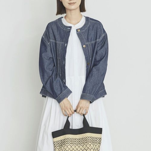 オーブ
オーブ m．n コットンデニムノーカラージャケット