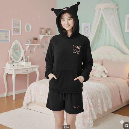 6Z6001/2P ML



美成産業
クロミ 毛糸パーカー＆ショートパンツセット