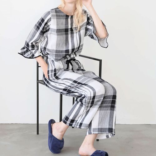 4550297307567







ナルエー
Nerue シュークリームガーゼ（R）ベーシックルームセットアップ