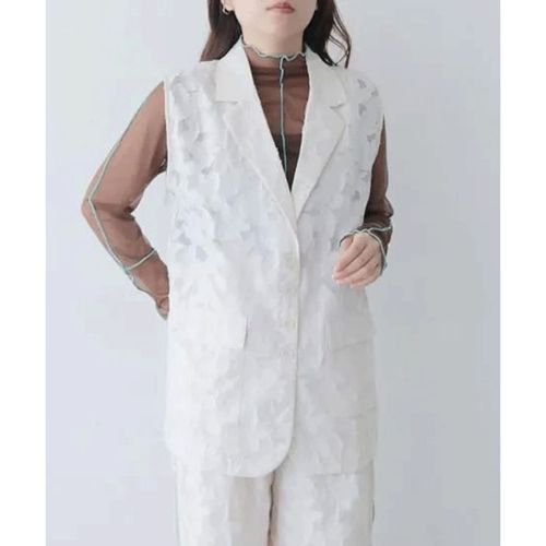 三澤
vingtrois シアージャガードジレ