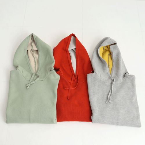 オンアンドオン
le colis スウェットライク配色フーディプルオーバー