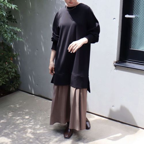 オンアンドオン
MAFRAIS ダンボールニットレイヤード風ワンピース