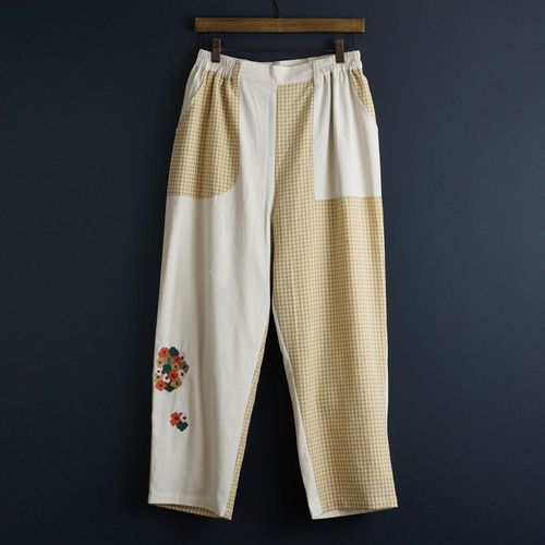 ドライブ
Emago かくかく花刺繍パンツ