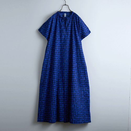 ドライブ
Emago 花プリントワンピース