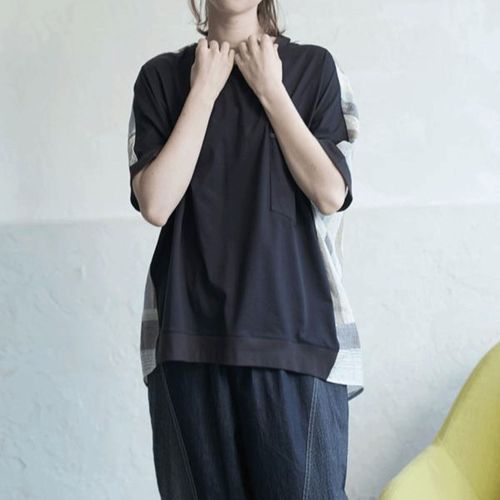 あむう
akane バックストライププルオーバー