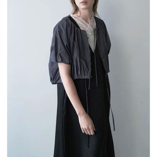 あむう
akane バルーンショートブラウス