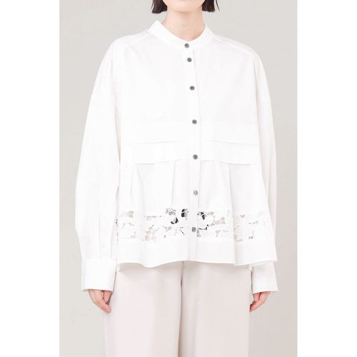 ピースフルベーシス
trois フラワーレース刺繍ペプラムブラウス