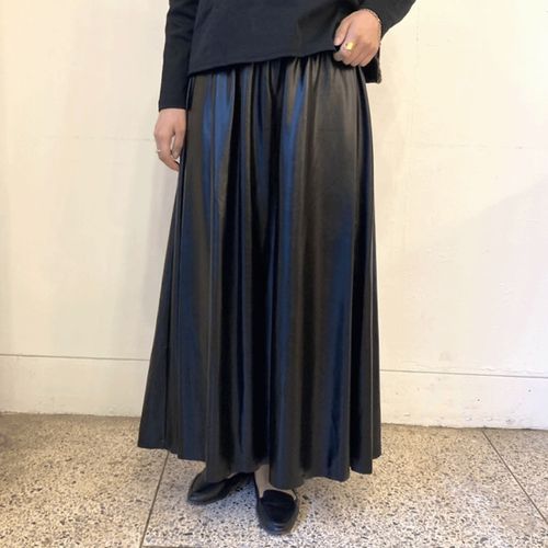 三澤
epidemique メタリックフレアスカート