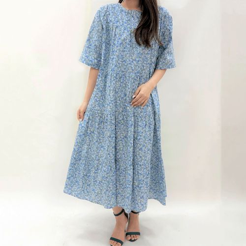 三澤
小花柄プリントワンピース