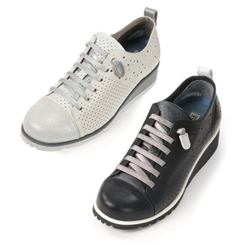 キタ
FIZZ REEN 甲ゴムレザースニーカー2410