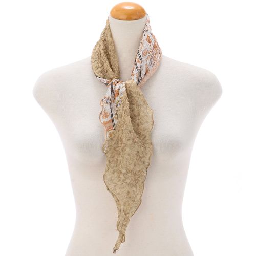 サード　コレクション
幾何柄シワ加工剣先スカーフ