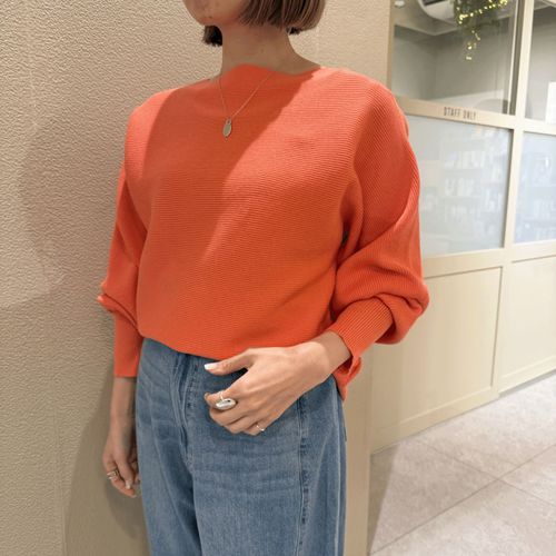 ブルーベル
QTUME ボートネックプルオーバー