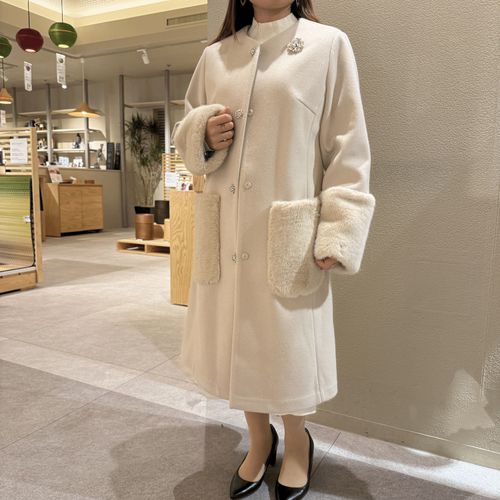 ジェイシーインターナショナル
Super Beauty ファーストール付ノーカラーコート