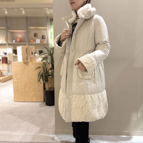 ジェイシーインターナショナル
Super Beauty 裾レース切替ダウンコート