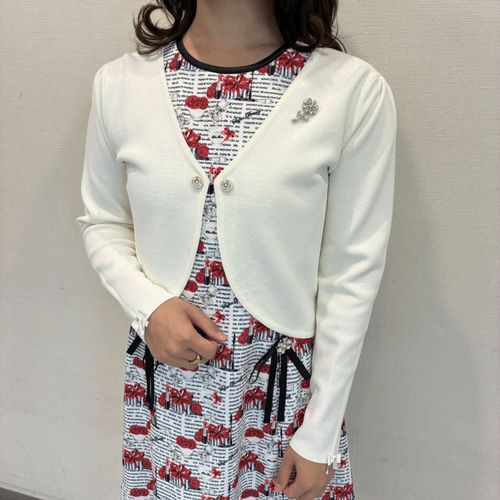 ジェイシーインターナショナル
Super Beauty ジュエルボタン付きクロップドカーディガン
