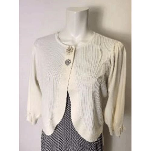 ジェイシーインターナショナル
Super Beauty ジュエルボタン付きふんわりギャザー袖ニットボレロ