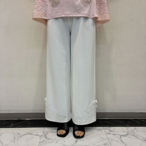 ジェイシーインターナショナル
Super Beauty 裾サイド刺しゅう入りリボンデザインワイドパンツ